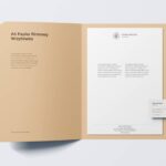 identyfikacja wizualna dla kancelarii adwokackiej pokazująca wizytówkę i papier firmowy